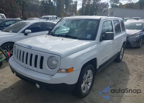 2012 Jeep Patriot Latitude z USA, uszkodzony, nr VIN 1C4NJPFA1CD666471